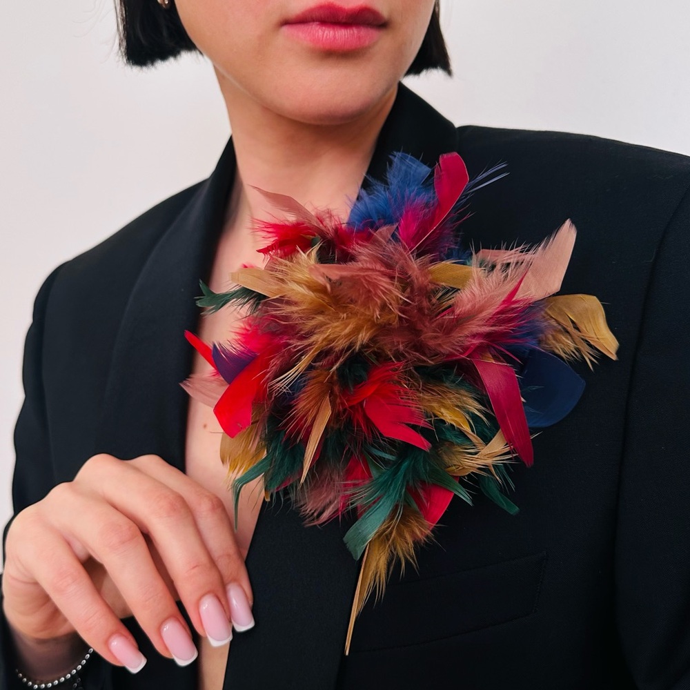 New Colorful Feather Brooch - Picture 4 of 8